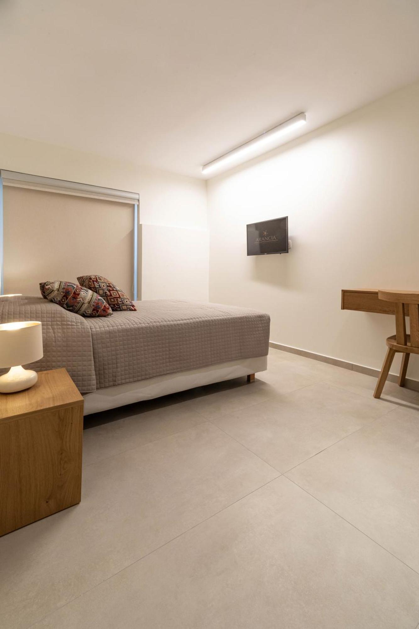 Arancia Elegant Rooms And Suites Tolón Eksteriør billede