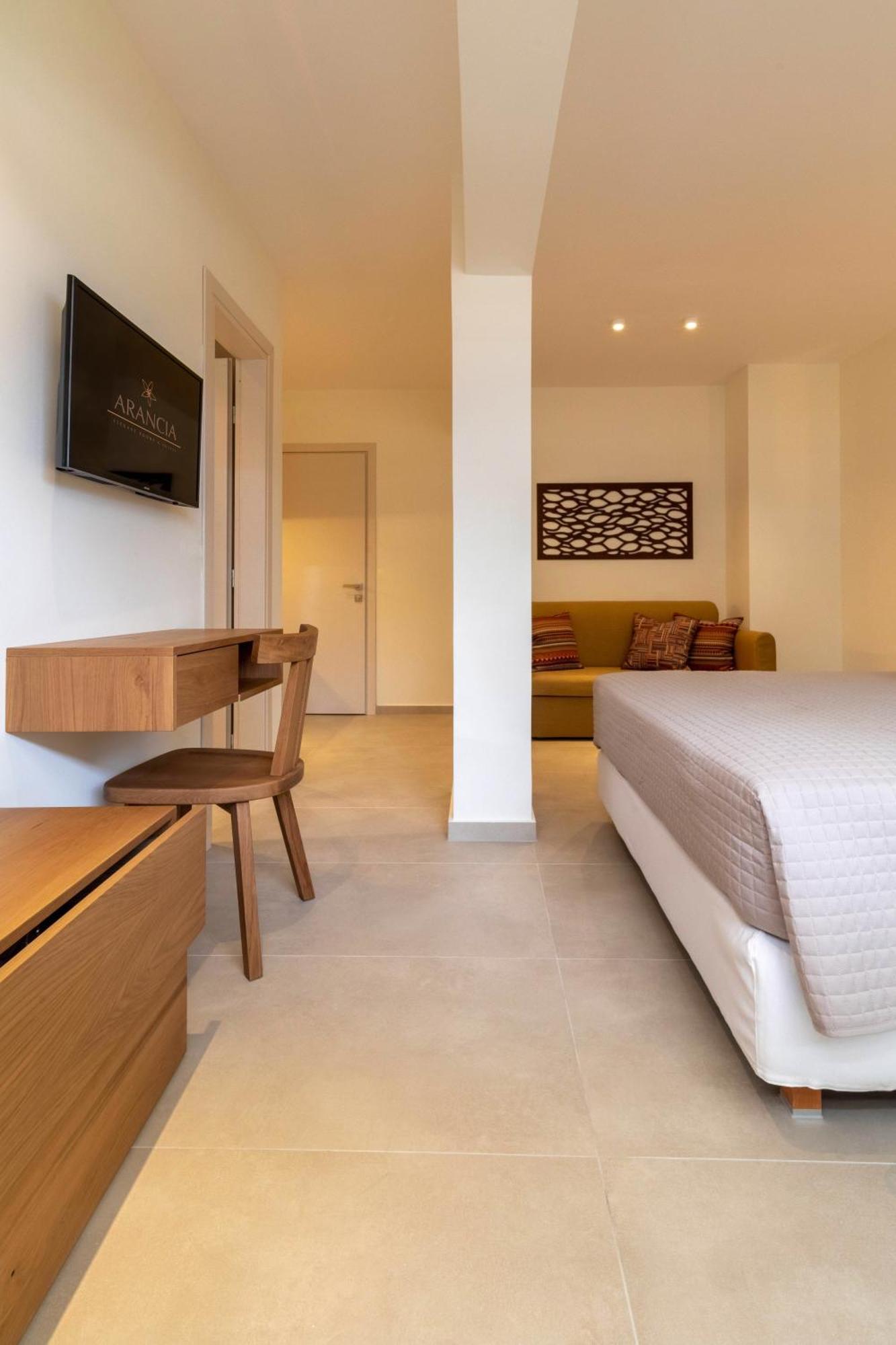 Arancia Elegant Rooms And Suites Tolón Eksteriør billede