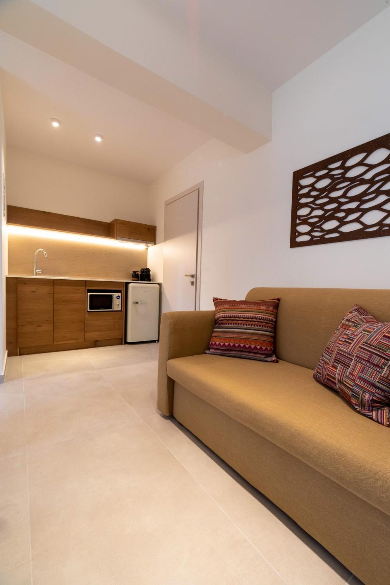 Arancia Elegant Rooms And Suites Tolón Eksteriør billede