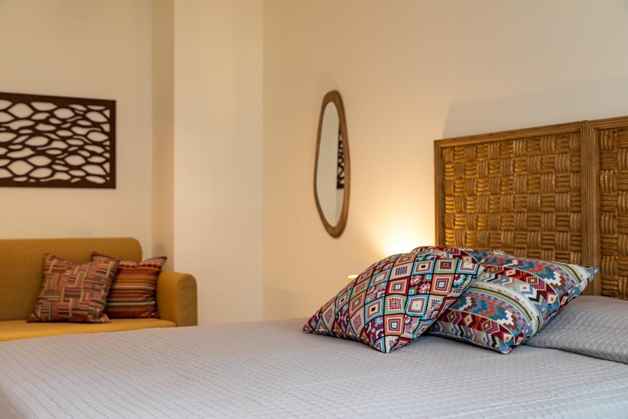 Arancia Elegant Rooms And Suites Tolón Eksteriør billede