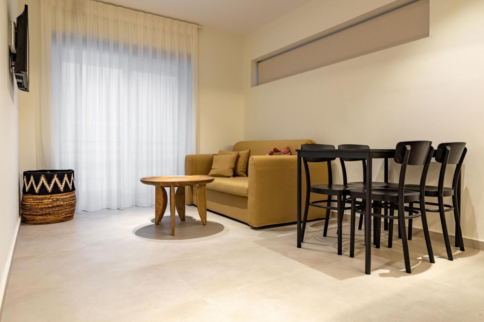 Arancia Elegant Rooms And Suites Tolón Eksteriør billede